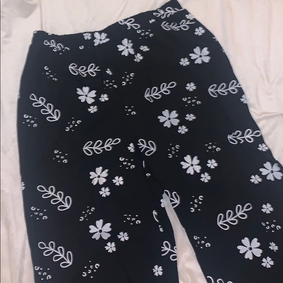 Black and white floral pants - Picture 1 of 3